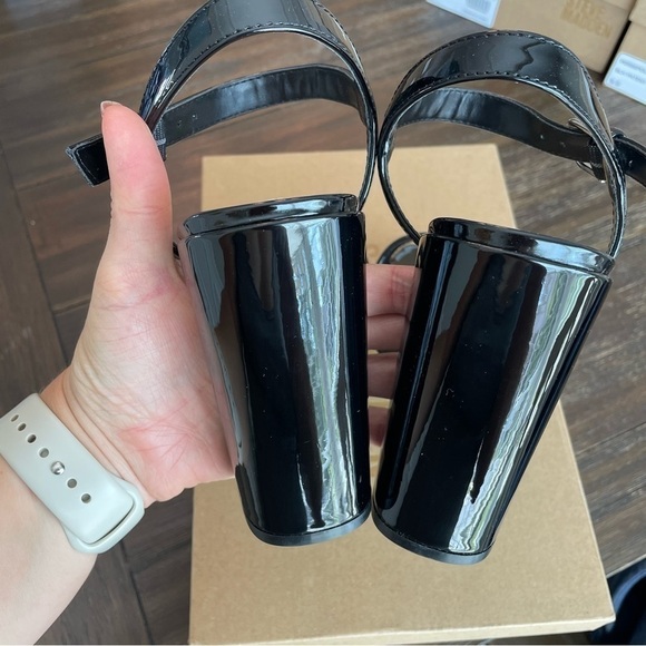 New Steve Madden Persepoliss Black Patent Block Heel Sandals - Picture 3 of 10